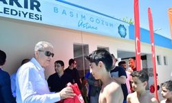 Diyarbakır’da yaz spor kurslarında eğitim gören öğrencilere malzeme desteği