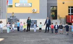 Bakan Yusuf Tekin İlkokul Ziyaretinde Çocukların Oyununa Katıldı.