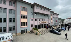 Genç Lise Öğrencisi Ders Esnasında Camdan Atlayarak İntihar Etti
