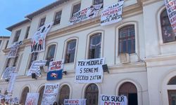 Cağaloğlu Anadolu Lisesi Bahçesinde Rezalet Görüntüler!