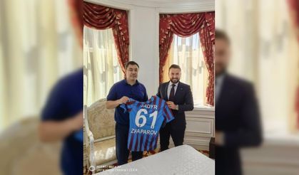 Kırgızistan Devlet Başkanı’na Trabzonspor forması
