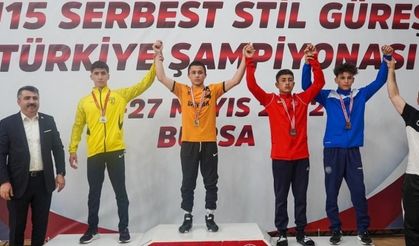 Enes Kavlu, Türkiye şampiyonu oldu
