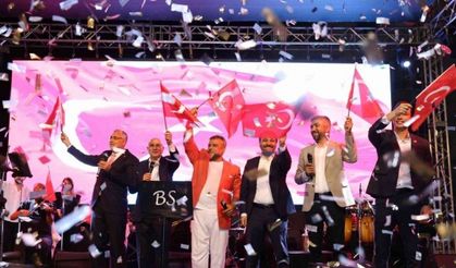 30 Ağustos Zafer Bayramı Bülent Serttaş konseriyle kutlandı