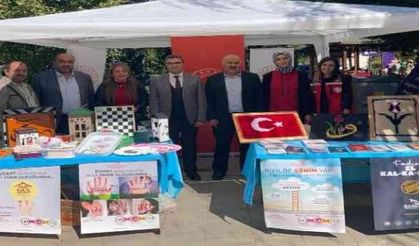 Atatürk Üniversitesi öğrencilerine sosyal hizmet farkındalığı standı