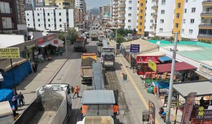 Mersin’de yol ve asfalt çalışmaları sürüyor