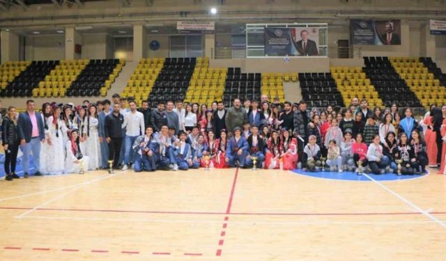 Siirt’te okul sporları halk oyunları müsabakaları sona erdi