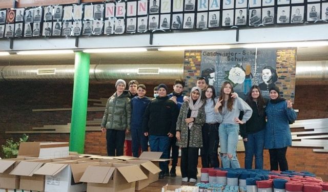 Alman gençlerden Türkiye’deki depremzedeler için yardım seferberliği