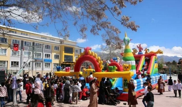 ’Polislerle Macera Adası’ projesiyle okullar balon park ile neşelenecek