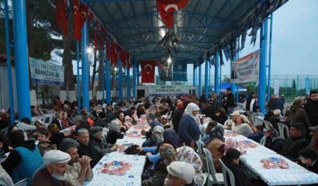 Vatandaşlar, Büyükşehir’in iftar sofralarında bir araya gelmeye devam ediyor