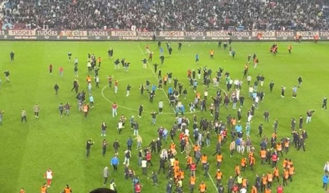 Trabzonspor-Fenerbahçe maçında sahaya giren 5 taraftar tutuklandı