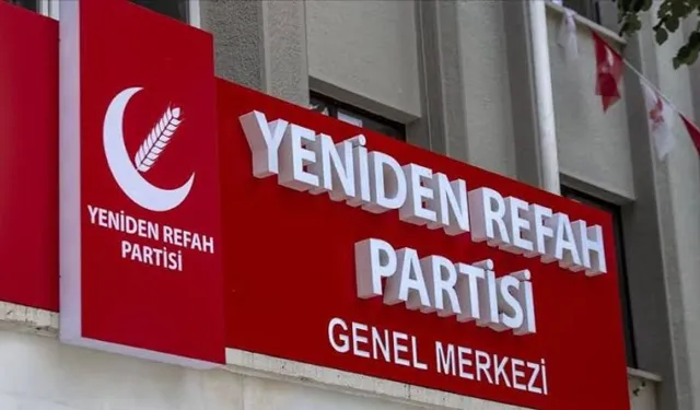 Yeniden Refah Partisi'nde Bir İstifa Daha