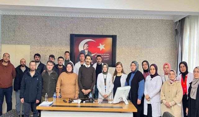 Eğitim İş'in Hedef Aldığı Okul Müdürüne Öğretmenleri Destek Verdi