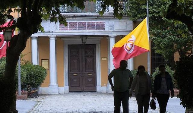 Galatasaray Lisesi'nde Öğrenci Okuldan Atıldı İddiası