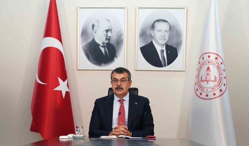 Milli Eğitim Bakanına bir tepki de Deniz Zeyrek'ten: Yusuf Tekin, otur 3!