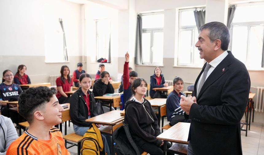 Milli Eğitim Bakanı Yusuf Tekin’den öğretmen ve öğrencilere sürpriz