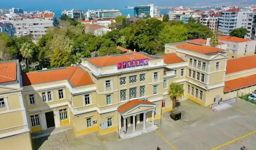 İzmir Atatürk Lisesi’nde Huzur Kaçtı!