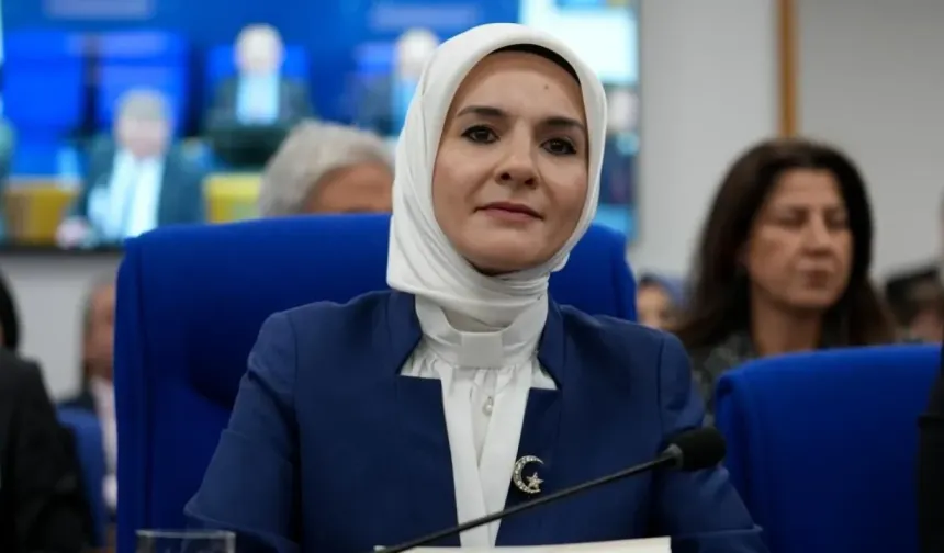 Aile yılında aileyi yıkan televizyon programlarına Bakan hala bakmaya devam ediyor